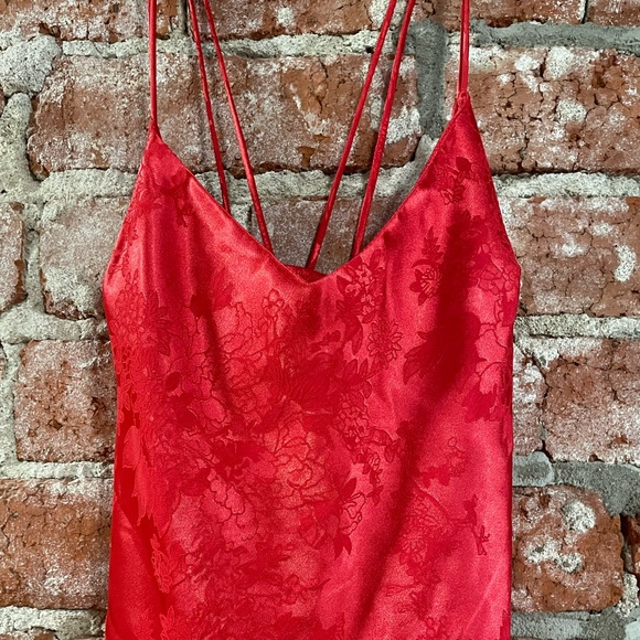 ❤️🥂Lulu’s Prosecco Toasts Red Floral Jacquard Mini Dress - XS 🥂❤️ - Picture 8 of 14